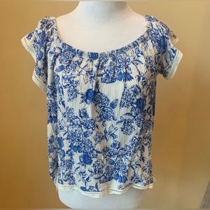 Anthropologie Twine & String Blue Flutter sleeve top Size L